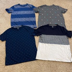 Bundle of 4 Old Navy Mens Size Small T-shirt’s